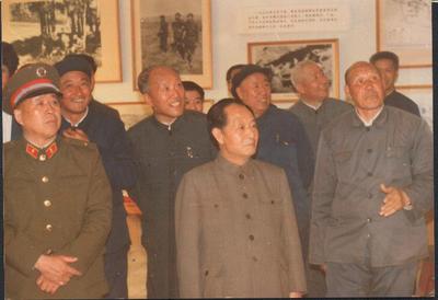 1986年 4月17日时任中共中央总书记的胡耀邦同志来馆参观